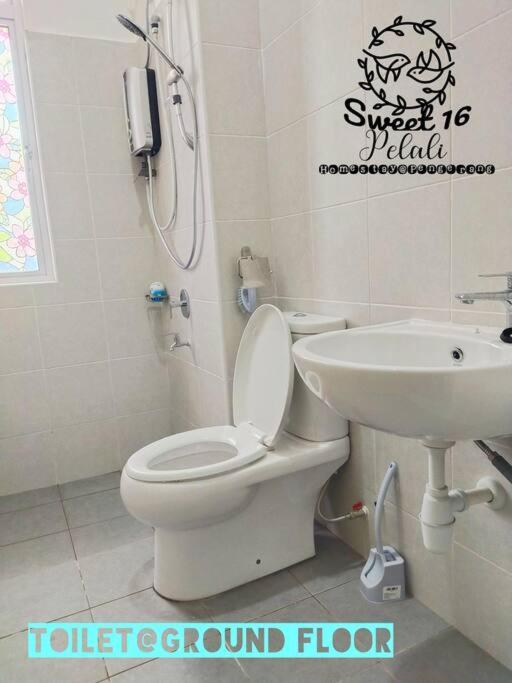Sweet 16 Pelali Homestay Pengerang Exterior photo